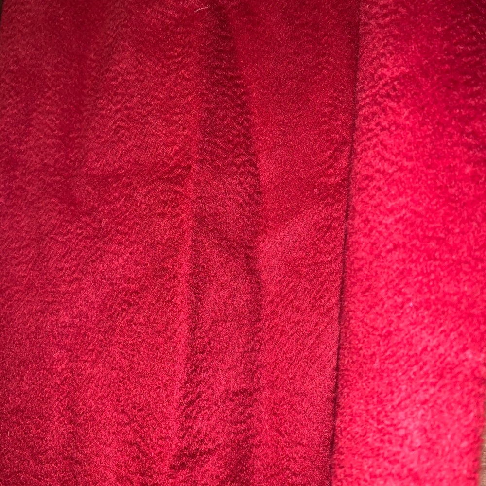 100% cashmere red scarf with fringe ❄️ - Picture 4 of 6